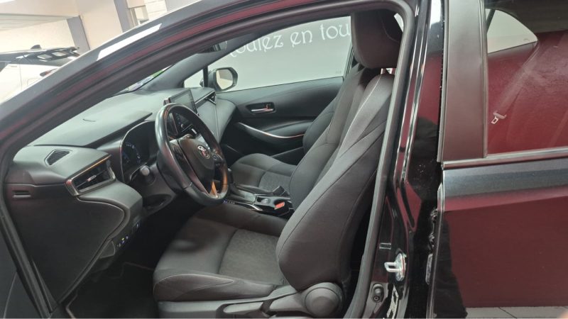 TOYOTA COROLLA BERLINE 122cv DYNAMIC BUSINESS/1 ERE MAIN/TVA RECUPERABLE
