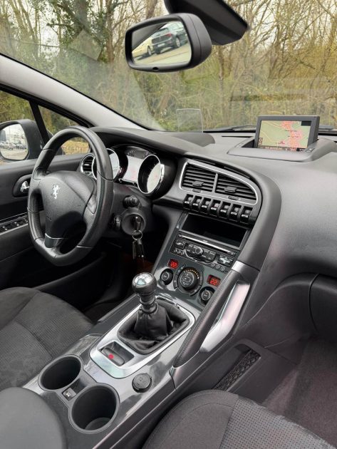 PEUGEOT 3008 1.6 HDI 112 ALLURE   2012