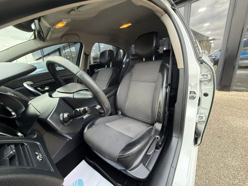 Renault Latitude 2.0 DCi 150Ch Business