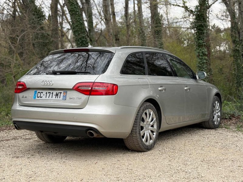 AUDI A4 AVANT V6 3.0 TDI 204 AMBITION LUXE MULTITRONIC 2012