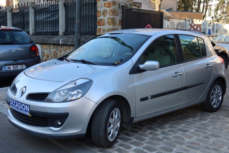 RENAULT CLIO III PRIVILÈGE 1.4 16V 100CH 2007