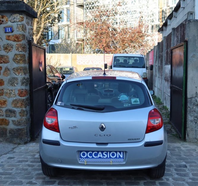 RENAULT CLIO III PRIVILÈGE 1.4 16V 100CH 2007