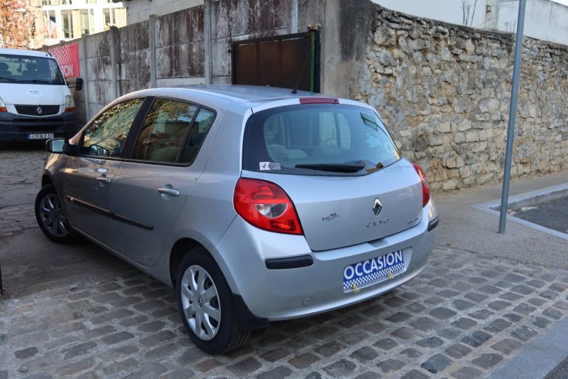 RENAULT CLIO III PRIVILÈGE 1.4 16V 100CH 2007