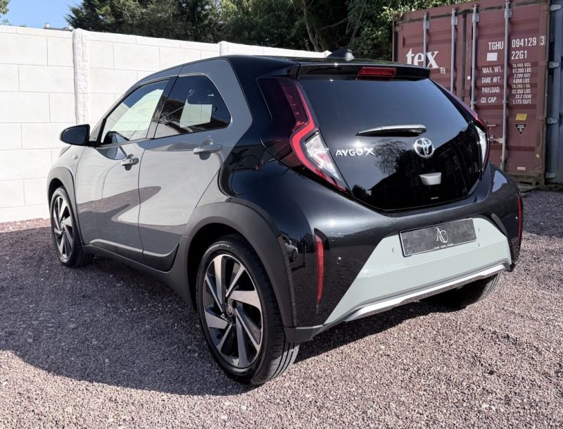 TOYOTA AYGO X DESIGN 1.0 72ch SIÈGES CHAUFFANT / APPLE CAR PLAY / FEUX LED AUTO 