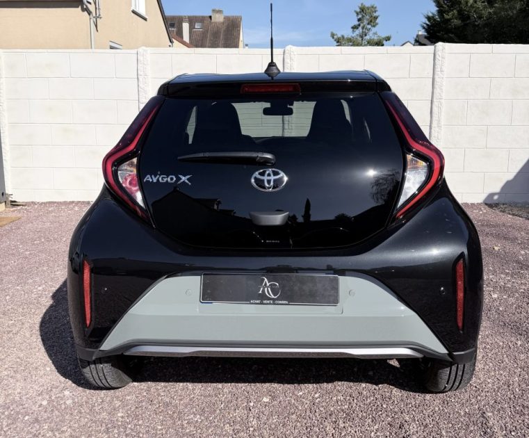 TOYOTA AYGO X DESIGN 1.0 72ch SIÈGES CHAUFFANT / APPLE CAR PLAY / FEUX LED AUTO 