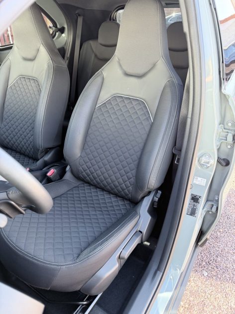 TOYOTA AYGO X DESIGN 1.0 72ch SIÈGES CHAUFFANT / APPLE CAR PLAY / FEUX LED AUTO 