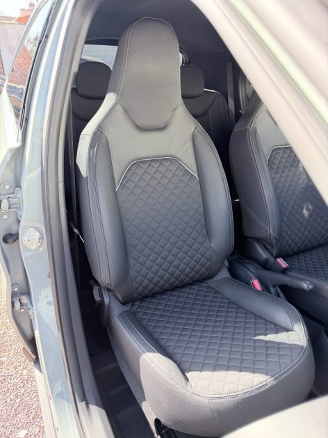 TOYOTA AYGO X DESIGN 1.0 72ch SIÈGES CHAUFFANT / APPLE CAR PLAY / FEUX LED AUTO 