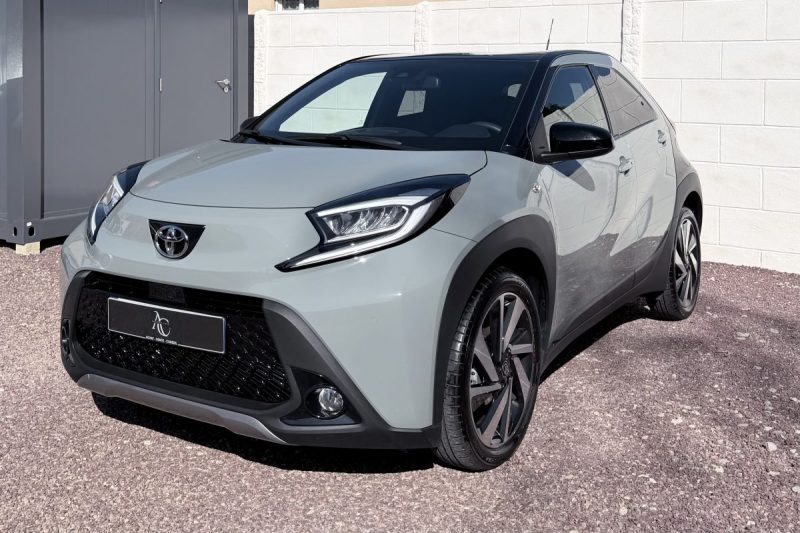 TOYOTA AYGO X DESIGN 1.0 72ch SIÈGES CHAUFFANT / APPLE CAR PLAY / FEUX LED AUTO 