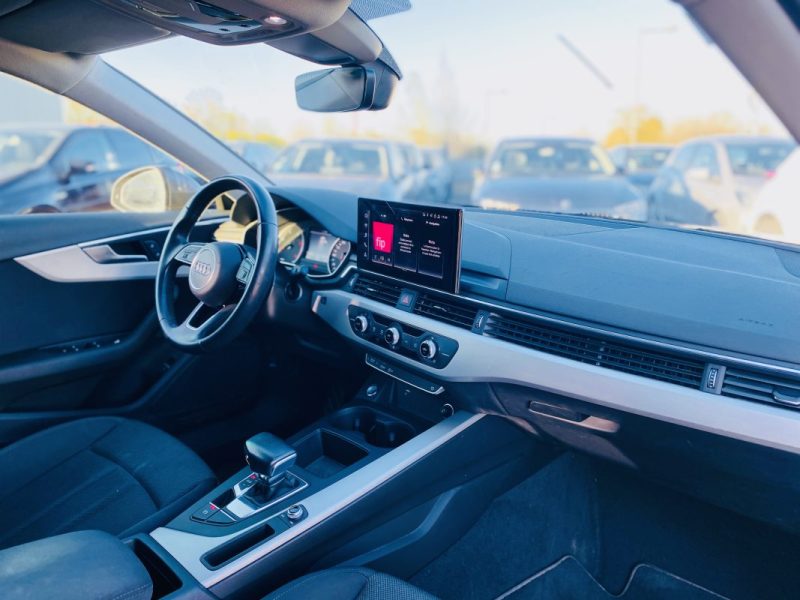 AUDI A4 AVANT 30 TDI 136ch BUSINESS LINE S TRONIC 7