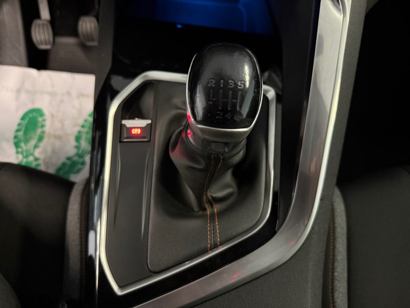 PEUGEOT 3008 II 1.5 HDi 130 ch Active S&S CARPLAY - SUIVI COMPLET