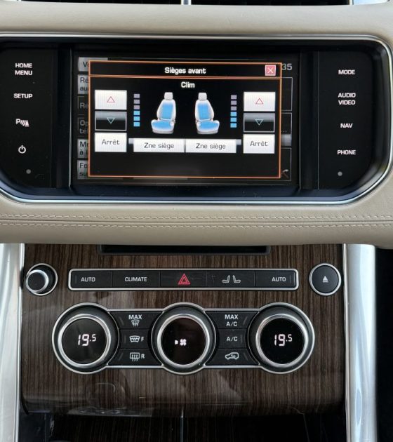 LAND ROVER RANGE ROVER SPORT (2) 4.4 SDV8  340 CV AUTOBIOGRAPHIY ATTELAGE GARANTIE 6 MOIS 