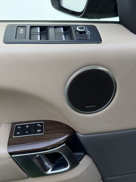 LAND ROVER RANGE ROVER SPORT (2) 4.4 SDV8  340 CV AUTOBIOGRAPHIY ATTELAGE GARANTIE 6 MOIS 