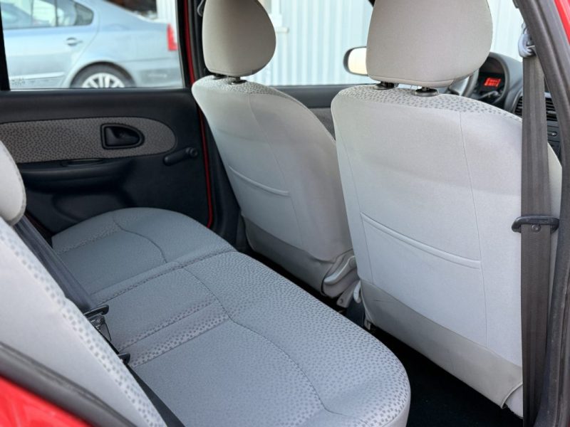 RENAULT CLIO CAMPUS 1.2 60CV GPL 2006 195 000KM