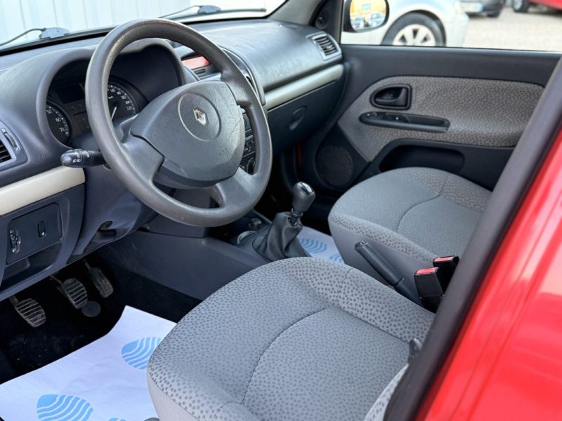 RENAULT CLIO CAMPUS 1.2 60CV GPL 2006 195 000KM