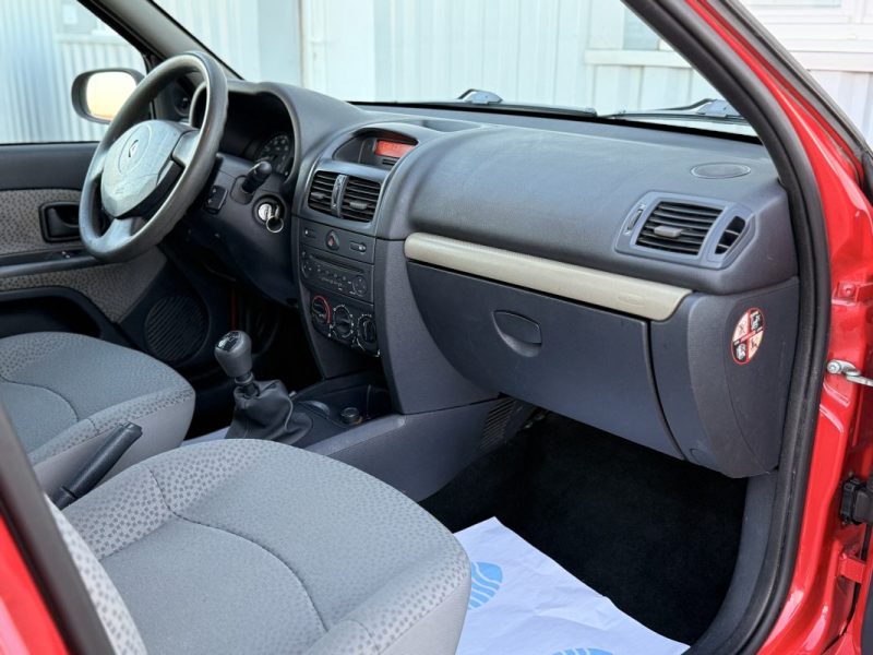 RENAULT CLIO CAMPUS 1.2 60CV GPL 2006 195 000KM
