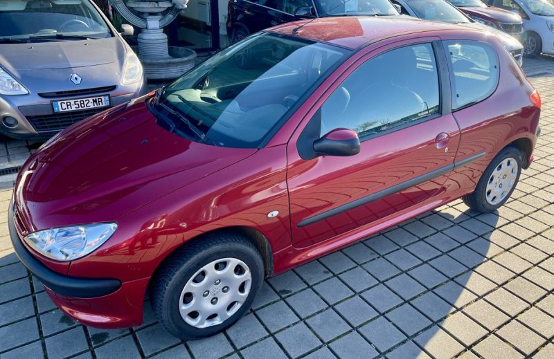 PEUGEOT 206 XT PACK 1.4E 75ch TRENDY 2005