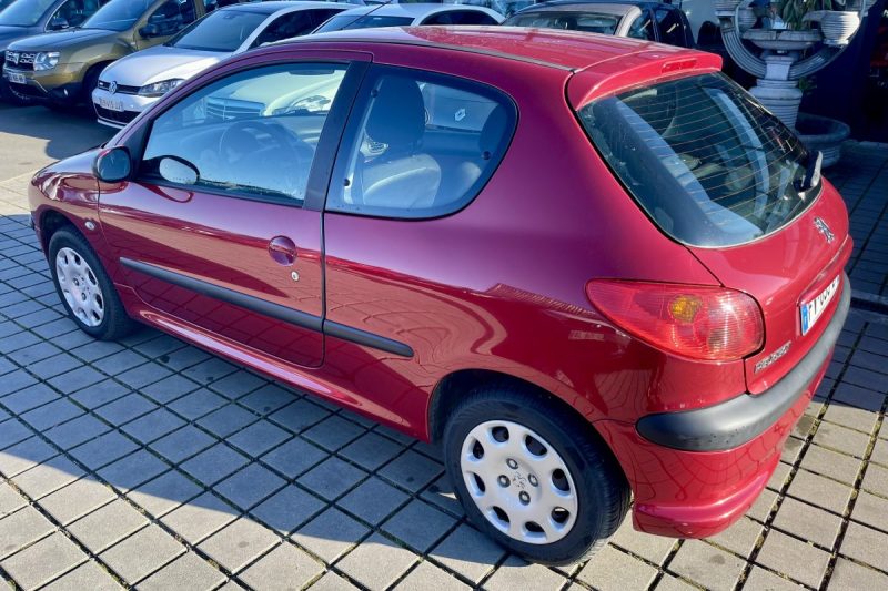 PEUGEOT 206 XT PACK 1.4E 75ch TRENDY 2005