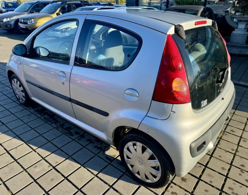 PEUGEOT 107 1.0i 68ch 12V URBAN MOVE 2008