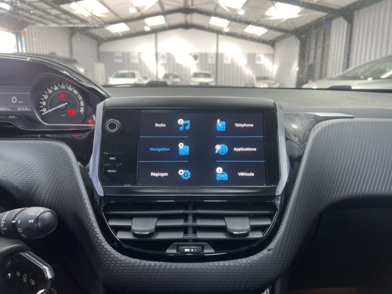 Peugeot 208 1.2 THP 110ch Allure | Distribution effectuée | Suivi complet | Carplay | Radars