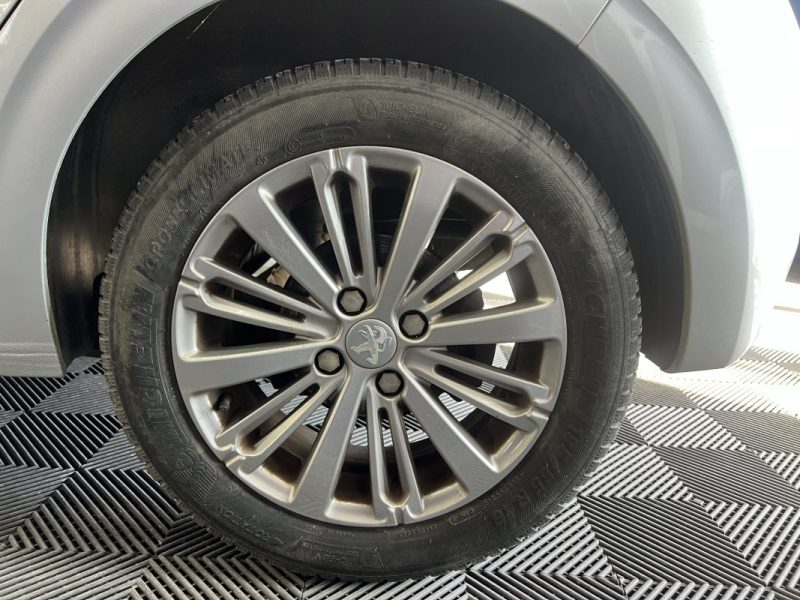 Peugeot 208 1.2 THP 110ch Allure | Distribution effectuée | Suivi complet | Carplay | Radars