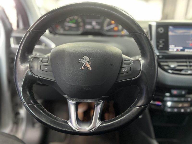 Peugeot 208 1.2 THP 110ch Allure | Distribution effectuée | Suivi complet | Carplay | Radars
