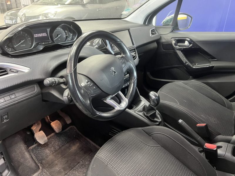 Peugeot 208 1.2 THP 110ch Allure | Distribution effectuée | Suivi complet | Carplay | Radars