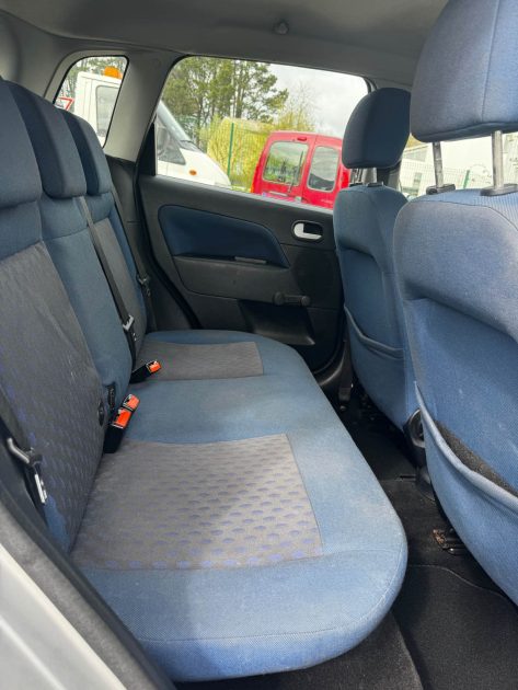 FORD FIESTA MK5 1.3 69CH ESSENCE 2004