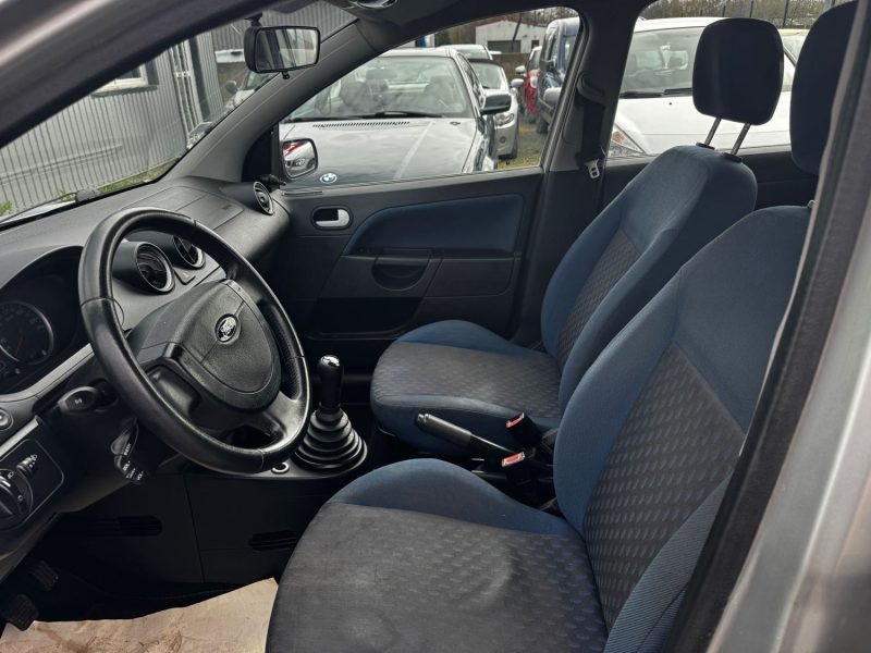 FORD FIESTA MK5 1.3 69CH ESSENCE 2004