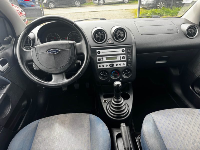 FORD FIESTA MK5 1.3 69CH ESSENCE 2004
