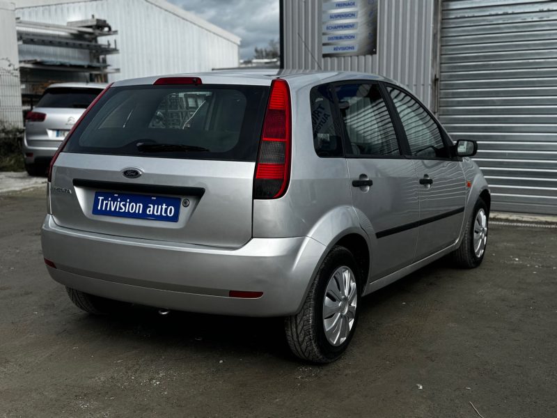 FORD FIESTA MK5 1.3 69CH ESSENCE 2004