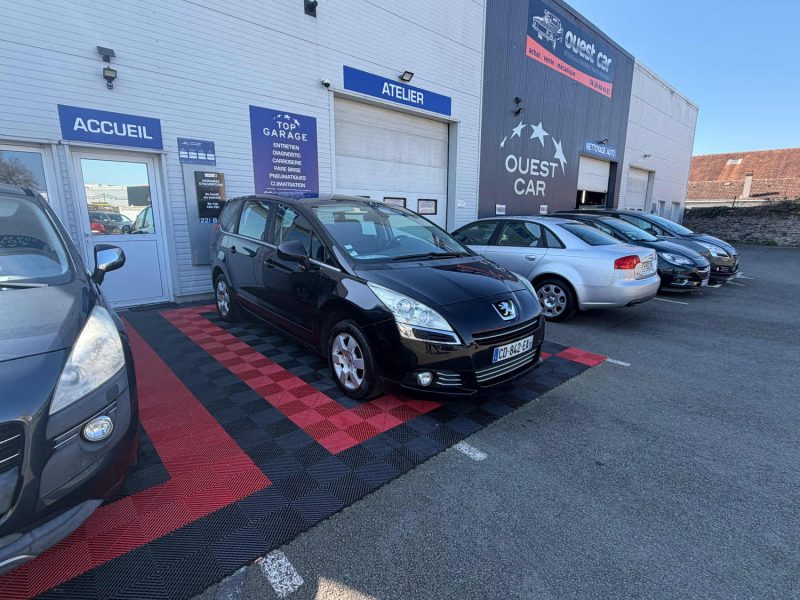 PEUGEOT 5008 7 PLACES 1.6 HDI 112 PREMIUM PACK 2011