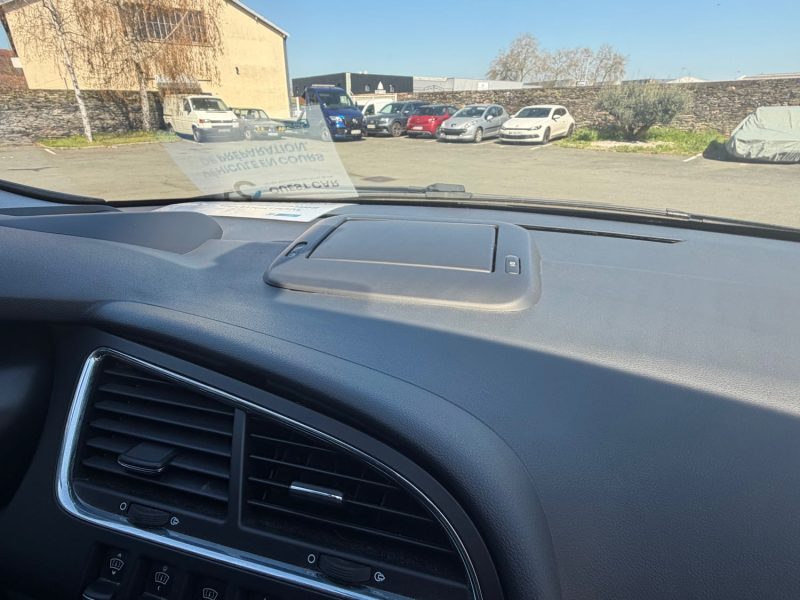 PEUGEOT 3008 1.6 HDI 16V 112 FELINE 