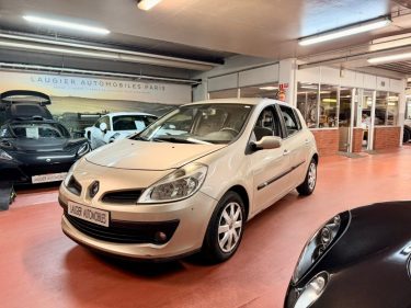RENAULT Clio III 1.6 CONFORT DYNAMIQUE BOITE AUTO