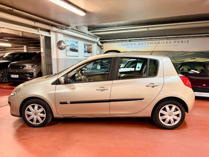RENAULT Clio III 1.6 CONFORT DYNAMIQUE BOITE AUTO