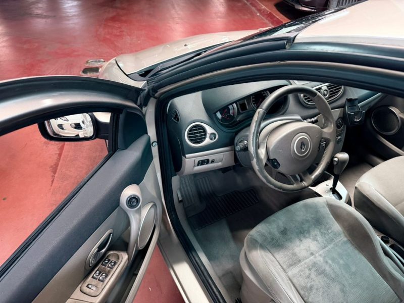 RENAULT Clio III 1.6 CONFORT DYNAMIQUE BOITE AUTO