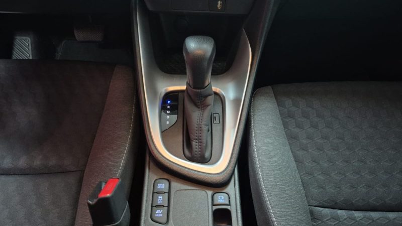 TOYOTA YARIS 4 HYBRIDE 116cv FRANCE BUSINESS/1 ERE MAIN/TVA RECULERABLE