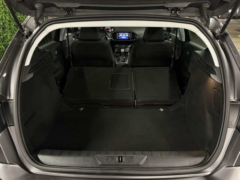PEUGEOT 308 II ALLURE 1.2 130 Cv S&S TOIT PANORAMIQUE ECRAN GPS TACTILE CRIT AIR 1 - GARANTIE 1 AN