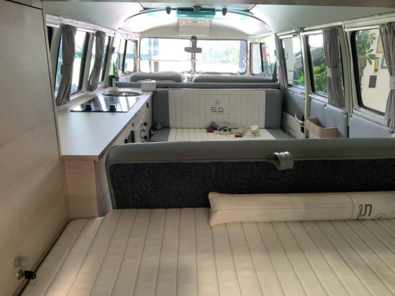 VOLKSWAGEN KOMBI  1972