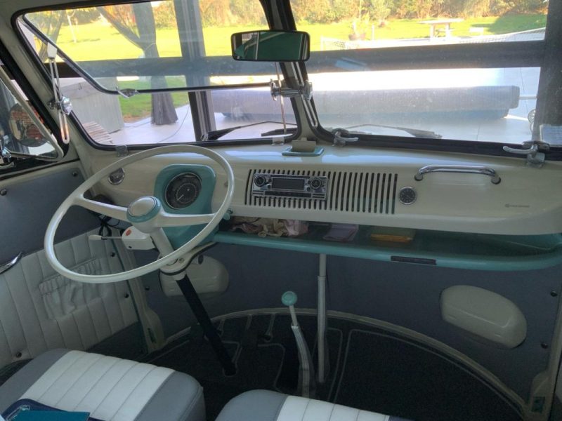 VOLKSWAGEN KOMBI  1972