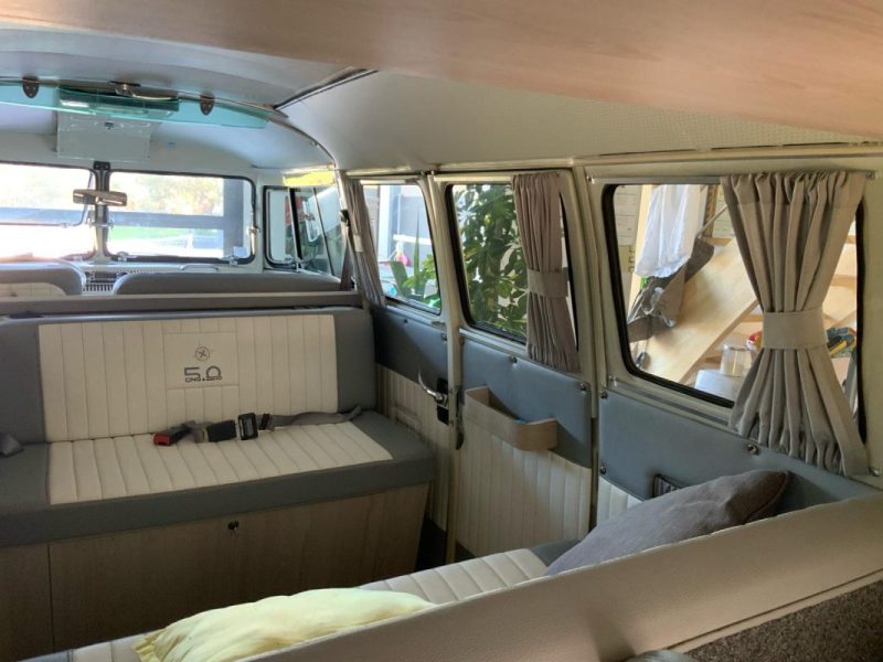 VOLKSWAGEN KOMBI  1972