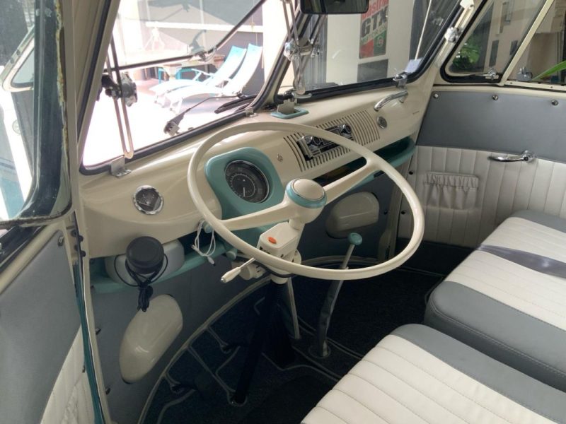 VOLKSWAGEN KOMBI  1972