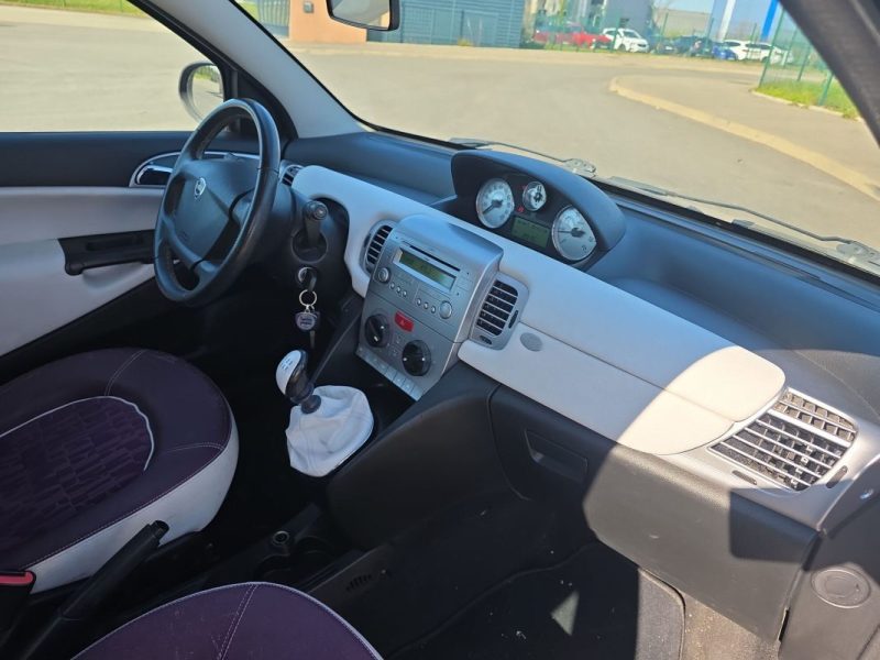 LANCIA YPSILON 1.2 69 ch SILVER 2010