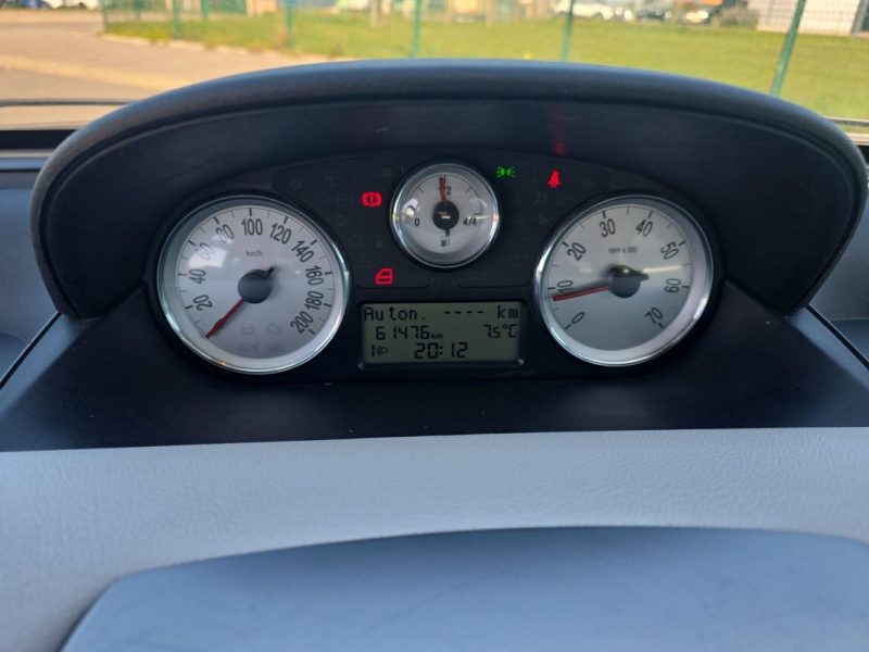 LANCIA YPSILON 1.2 69 ch SILVER 2010