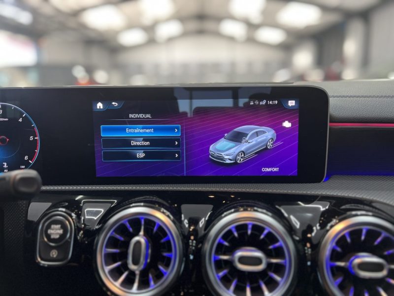 Mercedes-Benz CLA 200d 150ch AMG | Jantes multibranches 19" | Pack 35 AMG | Toit ouvrant