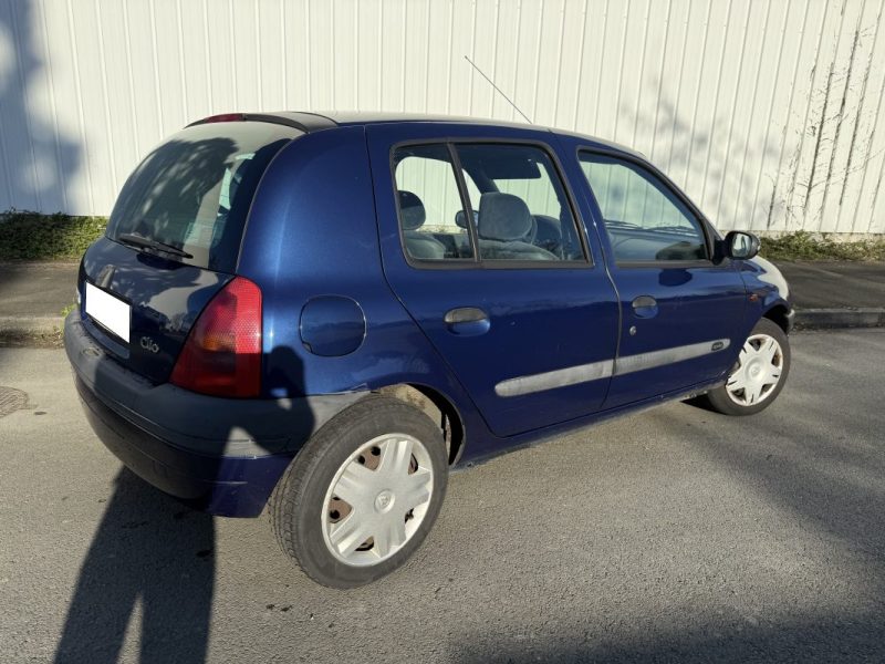 RENAULT CLIO AUTHENTIQUE 1.2 2001