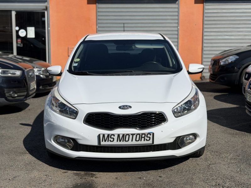 KIA CEE-D 1.6 CRDI 128 CV - GARANTIE 12 mois - Active Pack