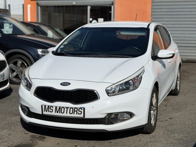 KIA CEE-D 1.6 CRDI 128 CV - GARANTIE 12 mois - Active Pack