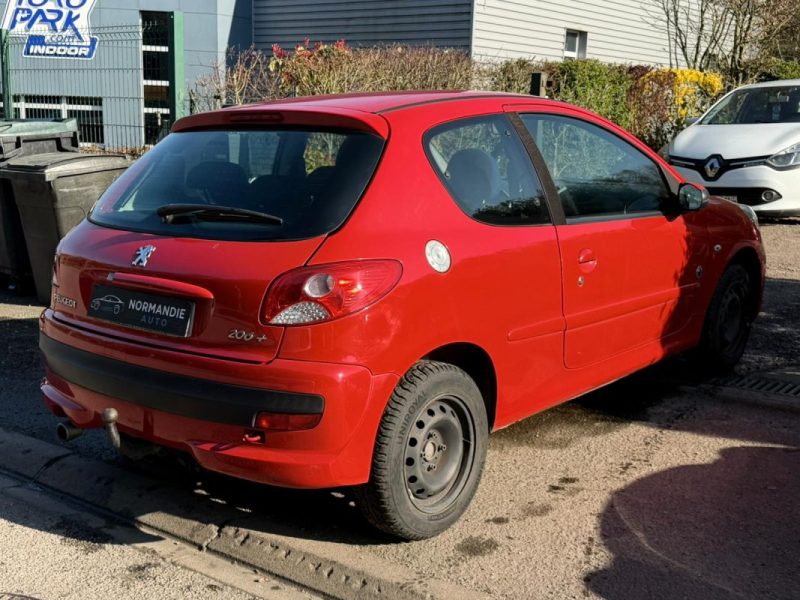 PEUGEOT 206 + 1.1 URBAN 2012