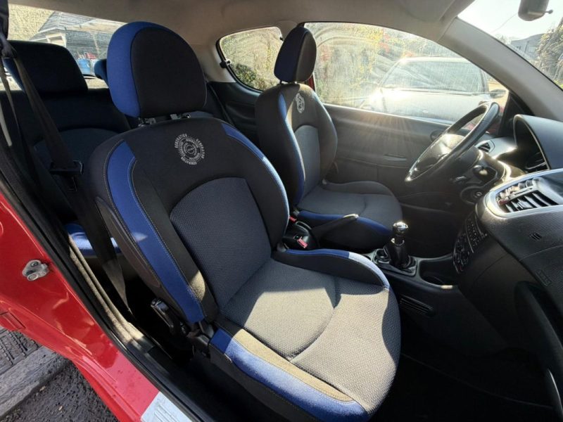 PEUGEOT 206 + 1.1 URBAN 2012