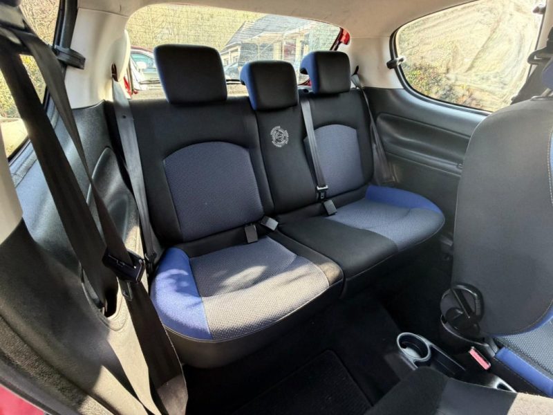 PEUGEOT 206 + 1.1 URBAN 2012